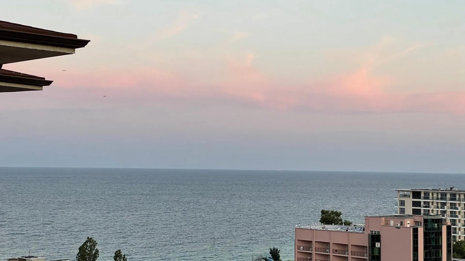 شقة Spacious Seaview Apartments, 100M To The Beach غولدن ساندز