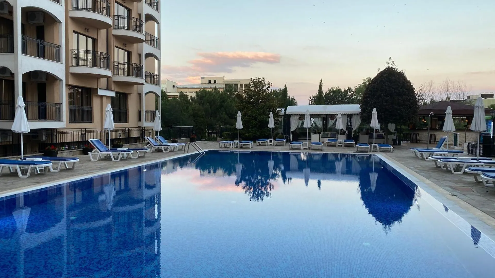 Spacious Seaview Apartments, 100M To The Beach غولدن ساندز شقة
